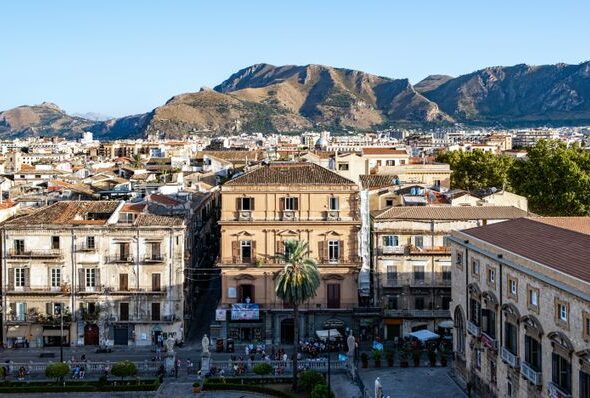 Turismo in Sicilia: come l’ondata di visitatori sta ridisegnando negozi, moda e consumi nelle città d’arte